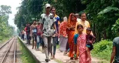 জয়পুরহাটে ট্রেনে কাটা পড়ে যুবক নিহত