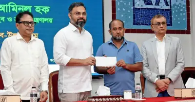 ক্রিকেটার মেহেদী হাসান মিরাজের চিকিৎসায় যুব ও ক্রীড়া মন্ত্রণালয়ের ৫ লাখ টাকা অনুদান