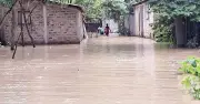 হবিগঞ্জে খোয়াই নদের বাঁধ ভেঙে ২০ গ্রাম প্লাবিত, হাজারো মানুষ দুর্ভোগে
