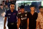 ঢাকায় বাসচাপায় নিহত ৩, আহত ১০