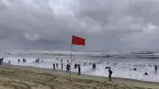 সব সমুদ্র বন্দরে ৩ নম্বর সতর্ক সংকেত, সাবেক এমপি সুমন গ্রেপ্তার