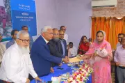 বাংলাদেশ শিশু হাসপাতালে অসহায় শিশুদের পরিবারের মাঝে ২০ লাখ টাকা অনুদান বিতরণ