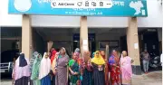 বরিশালের জেলা প্রশাসকের বিদায়: ছিন্নমূল নারীদের বিক্ষোভ