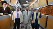 বরিশালে বিদায়ী ডিসির বিরুদ্ধে নারী শ্রমিকদের ঝাড়ু মিছিল