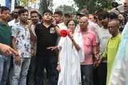 বারুইপুর শিশু ধর্ষণ-হত্যা: কলকাতায় তৃণমূলের প্রতিবাদ মিছিল ভন্ডুল, বিজেপির সঙ্গে সংঘর্ষে আহত ১৫