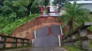 রাঙ্গুনিয়ায় সেতু ধসে ২ জেলার যোগাযোগ পুরোপুরি বন্ধ