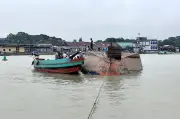 চাঁদপুরে ধান-চালবোঝাই কার্গো উল্টে এক কোটি টাকার ক্ষতি