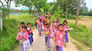 চাঁপাইনবাবগঞ্জ বন্ধুসভার গাছ উপহারে খুশি শিক্ষার্থীরা