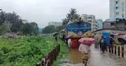 চট্টগ্রাম-কক্সবাজার রুটে ট্রেন চলাচল বন্ধ, লাইনে ৭ ইঞ্চি পানি