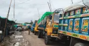 টানা বৃষ্টি: নোয়াখালীর হাতিয়ার সাথে নৌ চলাচল বন্ধ, আটকা পড়েছে শতাধিক ট্রাক