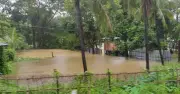 কক্সবাজারে টানা বর্ষণে ৮ লাখ মানুষ পানিবন্দী, নদী-সড়কে প্লাবন