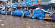 ঢাকায় ভারী বর্ষণে নিউমার্কেট-মতিঝিল প্লাবিত, ব্যবসায়ীদের বিপুল ক্ষতির আশঙ্কা