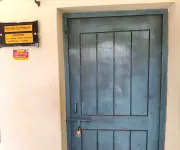 বহিষ্কৃত অধ্যক্ষের তালা ভেঙে অফিস দখলের অভিযোগ