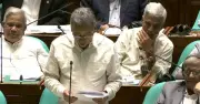 সমস্যাগ্রস্ত ব্যাংকের আমানতকারীদের অর্থ সুদসহ ফেরত দেওয়া হবে: অর্থমন্ত্রী