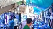 মেট্রোরেল স্টেশনের নিচে ফুটপাত দখল: পথচারীদের ভোগান্তি চরমে