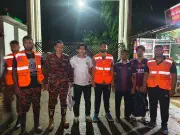 সীতাকুণ্ডে বৃষ্টিতে আটকা চার পর্যটককে উদ্ধার করল ফায়ার সার্ভিস