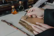 ঘোস্ট রাইটিং: মেধা বিক্রি কি ইসলামি দৃষ্টিকোণ থেকে বৈধ?
