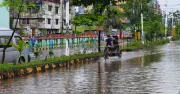 খুলনায় ভারী বৃষ্টিতে জলাবদ্ধতা, ৮২৩ কোটি টাকার প্রকল্পেও সুফল মেলেনি