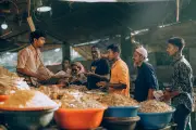 ইসলামের দৃষ্টিতে মজুতদারি: পাপ, শাস্তি ও সামাজিক প্রভাব