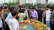মেট্রোরেল স্টেশন থেকে অবৈধ দোকানপাট অপসারণ