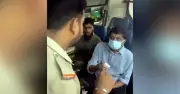 ভারতে পরিবহন মন্ত্রীকে বাস থেকে নামিয়ে দিলেন কন্ডাক্টর, খুচরো টাকা না থাকায়