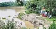 জামালপুরে জিঞ্জিরাম নদীর ভাঙনে এক সপ্তাহে ৩০ বসতবাড়ি বিলীন, শতাধিক পরিবার গৃহহারা