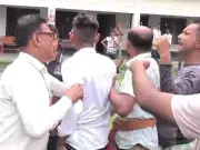 ঝিনাইদহে বিদ্যালয়ের সভাপতি ও অভিভাবকদের হাতাহাতি, শিক্ষার্থীদের জোর করে চুল কাটা