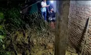 কক্সবাজারে পাহাড়ধসে গৃহবধূর মৃত্যু, স্বামী-সন্তানেরা অল্পের জন্য রক্ষা