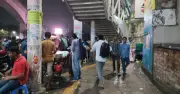 মেট্রো স্টেশনে হকার দখল: যাত্রী দুর্ভোগ চরমে, নিরাপত্তা উদ্বেগ