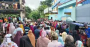 নওগাঁয় এনজিও গ্রাহকদের আমানত ফেরতের দাবিতে বিক্ষোভ, পরিচালক আটক