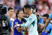 নাটকীয় ম্যাচে ক্রোয়েশিয়াকে হারিয়ে শেষ ষোলোয় পর্তুগাল