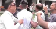 ঝিনাইদহে স্কুলছাত্রদের জোর করে চুল কাটার ঘটনায় সভাপতি-অভিভাবক হাতাহাতি