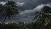 ১৪ অঞ্চলে ৬০ কিমি বেগে ঝড়ের আভাস, স্কুলছাত্র হত্যায় দুই ভাইয়ের মৃত্যুদণ্ড