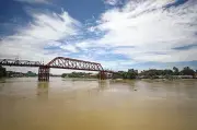 সুরমা নদীর রূপান্তর: কিনব্রিজ থেকে দেখা সিলেটের প্রাণ