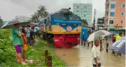 কক্সবাজার রুটে ট্রেন চলাচল বন্ধ, টিকিটের টাকা ফেরত