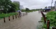 টানা বৃষ্টিতে চট্টগ্রাম-কক্সবাজার রুটে ট্রেন চলাচল বন্ধ, লাইনে ১৯ ইঞ্চি পানি