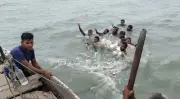 বঙ্গোপসাগরে ট্রলারডুবি: ২ জেলে নিখোঁজ, উদ্ধার ১৬