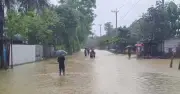 খাগড়াছড়িতে পানি কমলেও জলাবদ্ধতা ও সড়ক যোগাযোগ বিচ্ছিন্ন