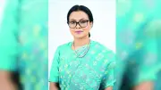 বর্ষাকালে নিরাপদ যাত্রায় ব্যাগে যা রাখবেন জরুরি প্রয়োজনীয় জিনিসপত্র